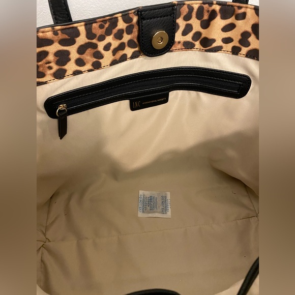 Black back - Picture 3 of 9